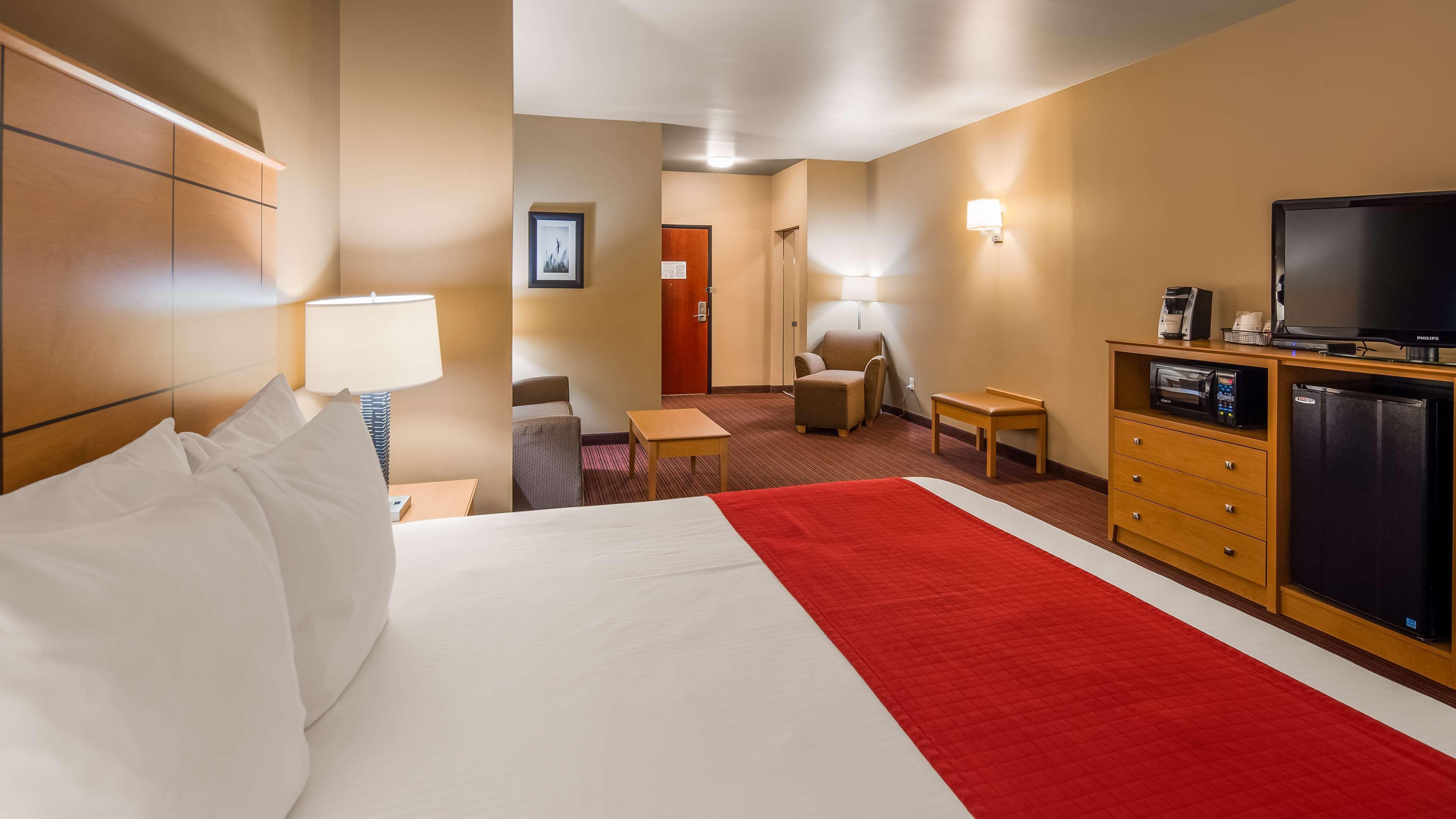 Best Western Golden Prairie Inn And Suites Сидни Екстериор снимка