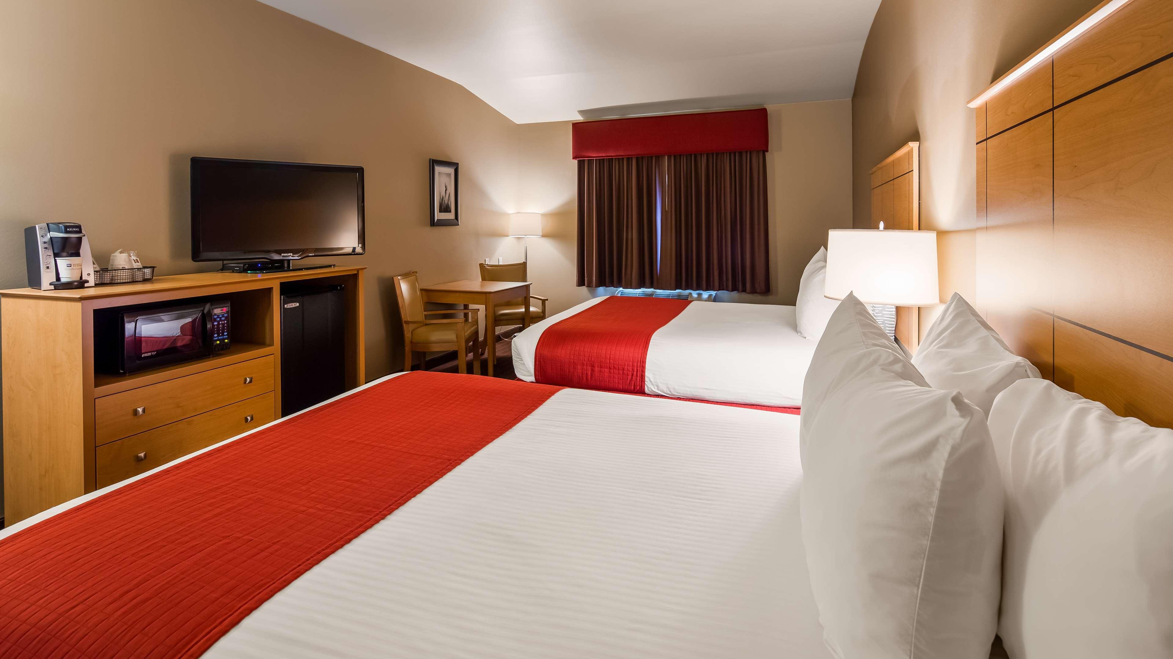 Best Western Golden Prairie Inn And Suites Сидни Екстериор снимка