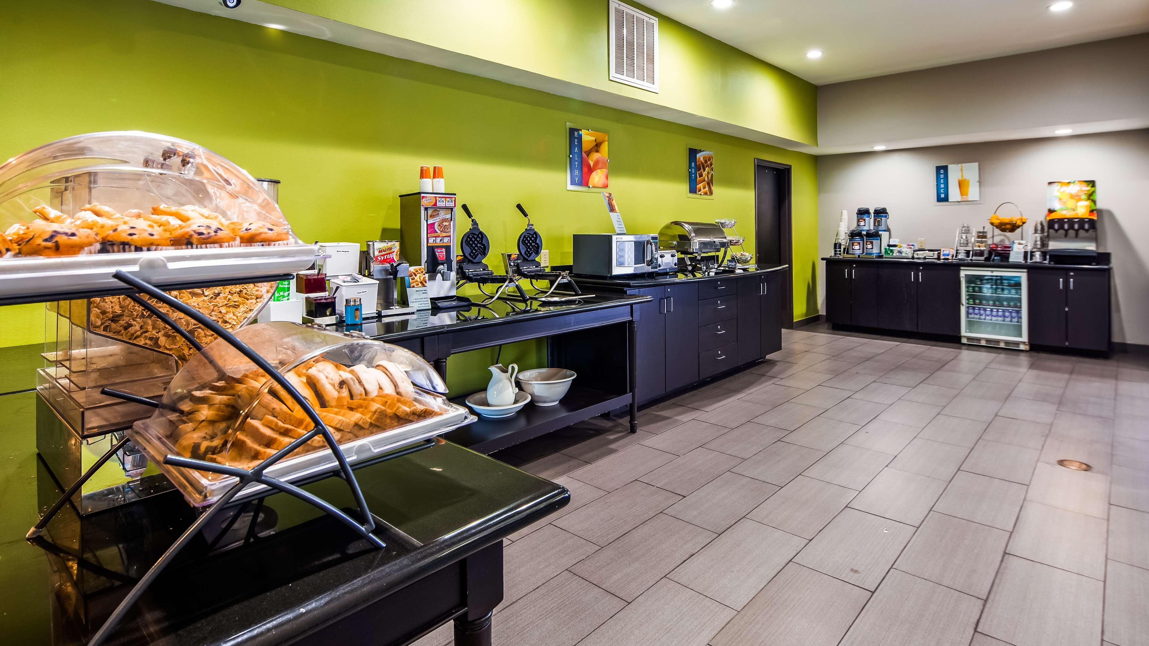 Best Western Golden Prairie Inn And Suites Сидни Екстериор снимка