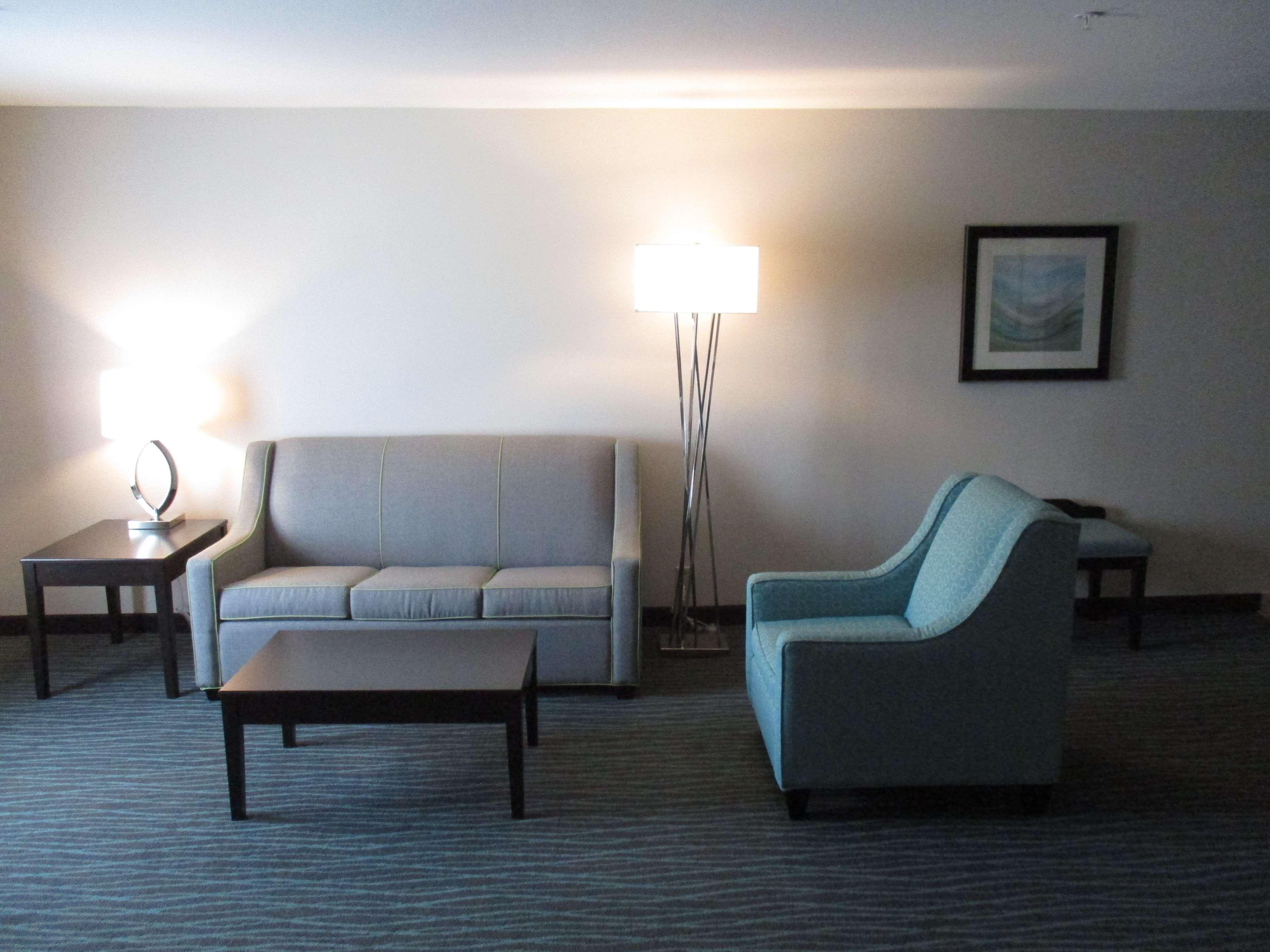 Best Western Golden Prairie Inn And Suites Сидни Екстериор снимка