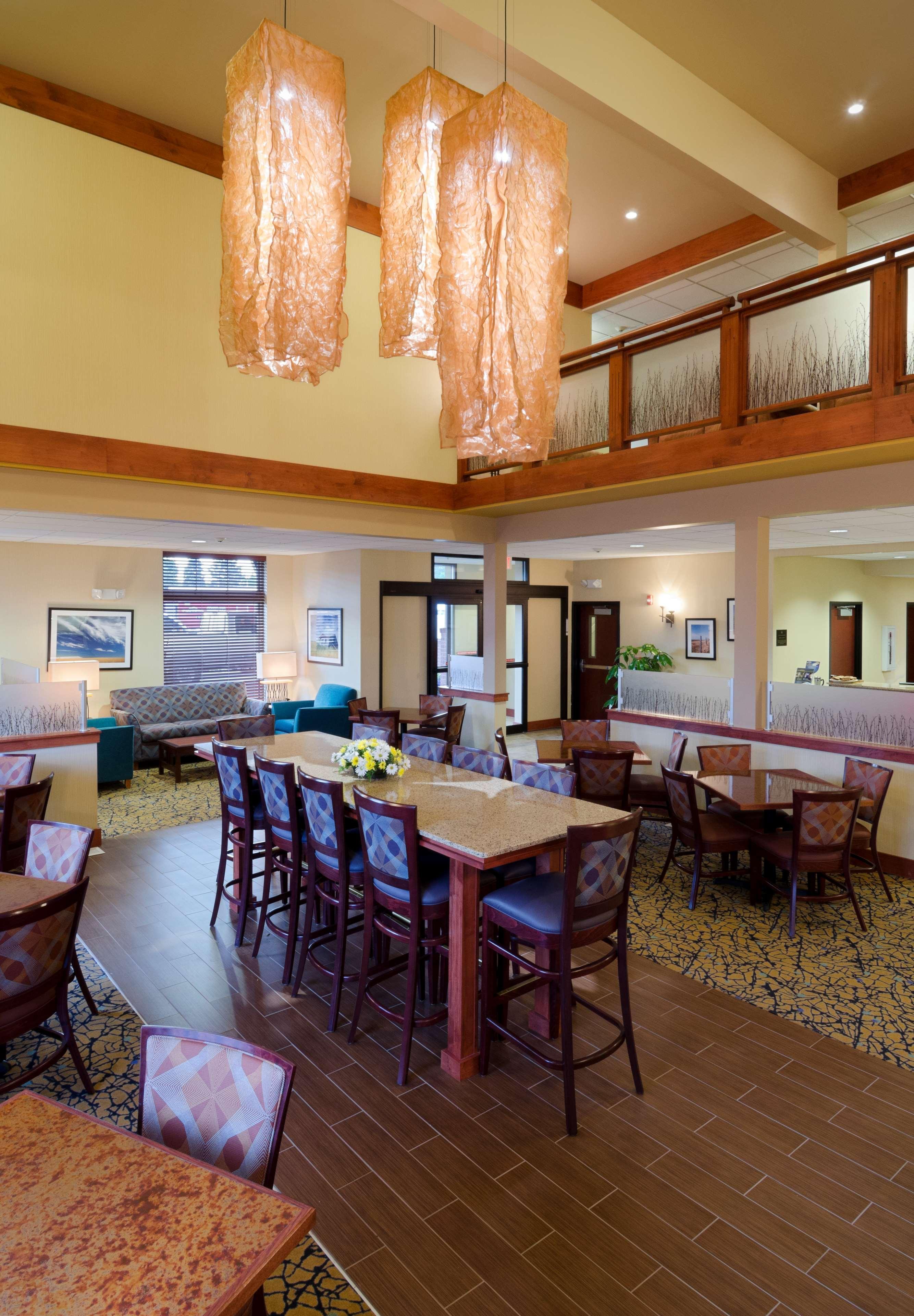 Best Western Golden Prairie Inn And Suites Сидни Екстериор снимка
