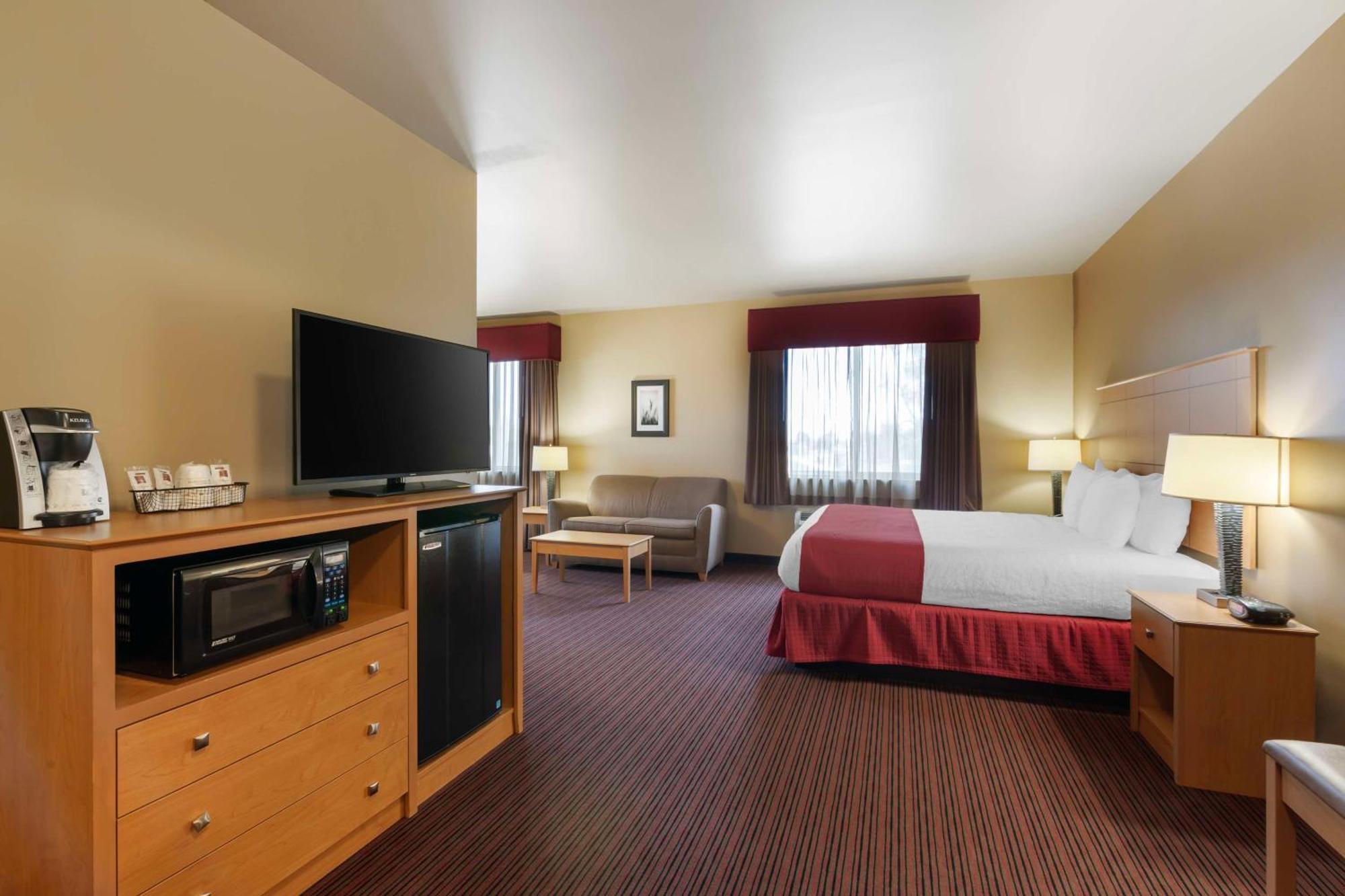 Best Western Golden Prairie Inn And Suites Сидни Екстериор снимка