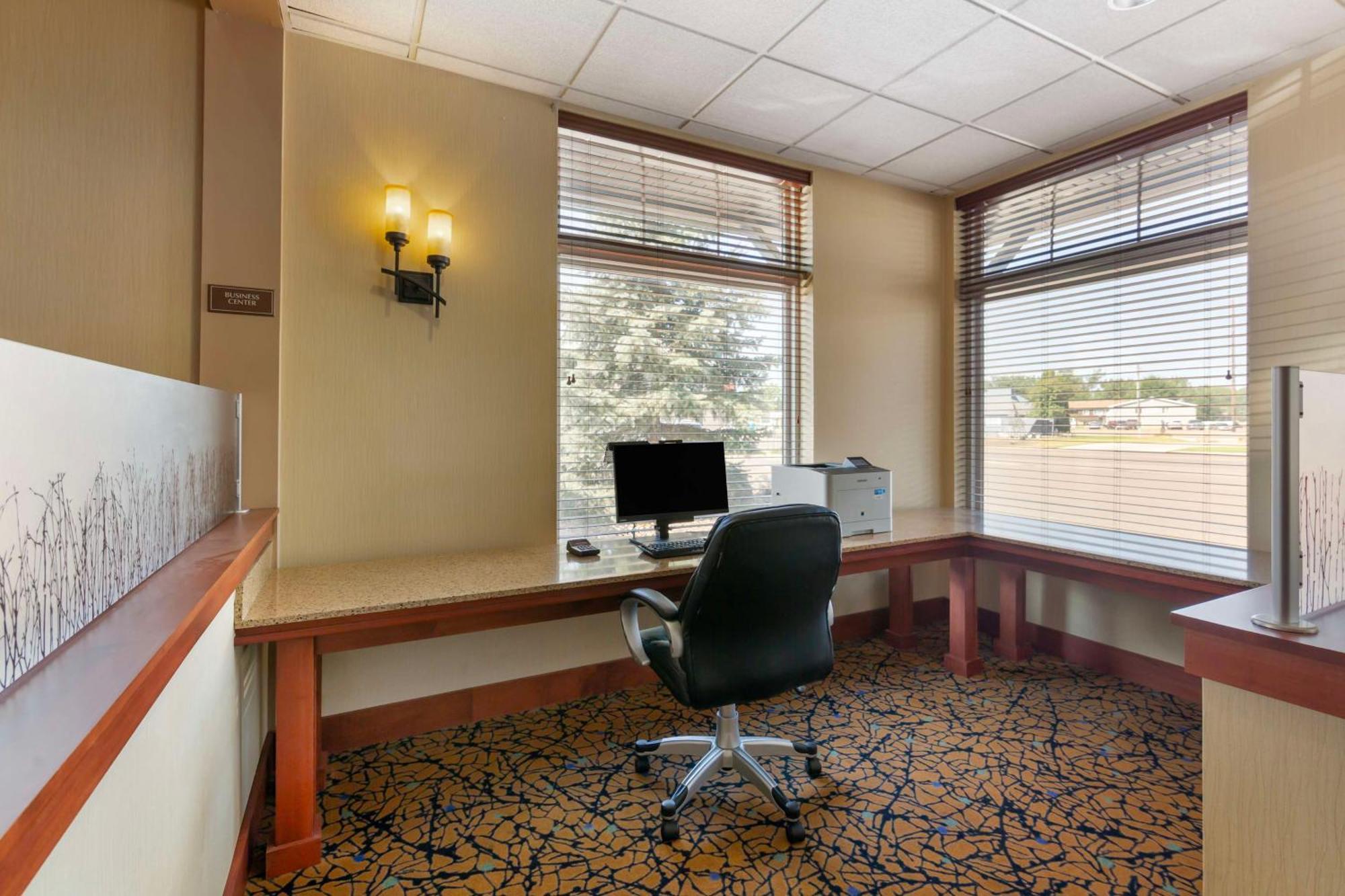 Best Western Golden Prairie Inn And Suites Сидни Екстериор снимка