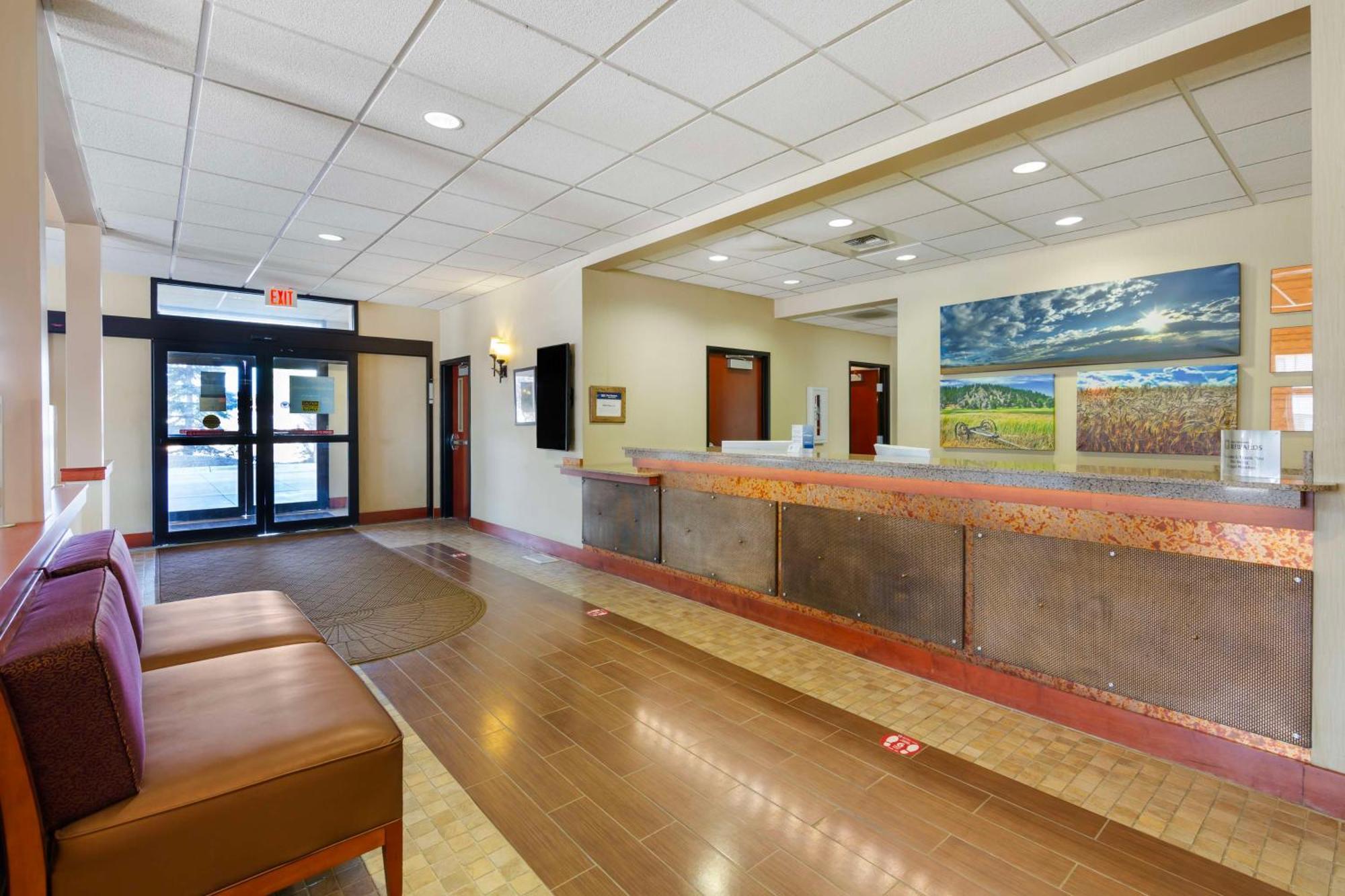 Best Western Golden Prairie Inn And Suites Сидни Екстериор снимка